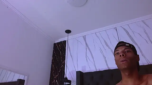 Santiago_Ortiz_ Show Webcam