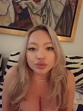 XXX chat uživo modela misstitmouseofficial