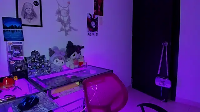 KeitaMoon: вебкам-шоу