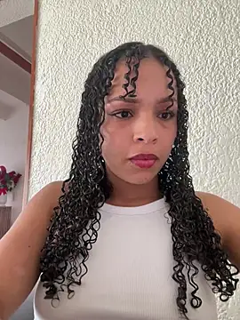 Chat XXX en directo de Yasmin777_