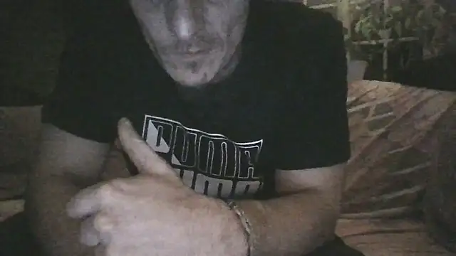 polo48725's Live XXX Chat