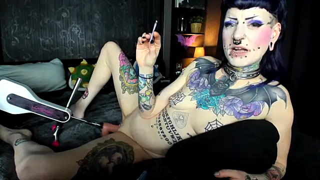 Chat XXX en directo de Purple_Coffin666