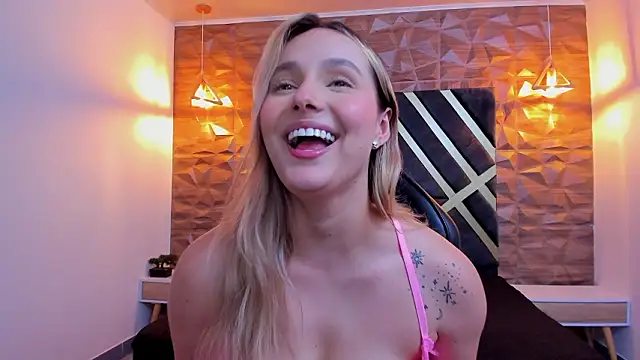 Chat +18 de Emmaa_white_ ao vivo