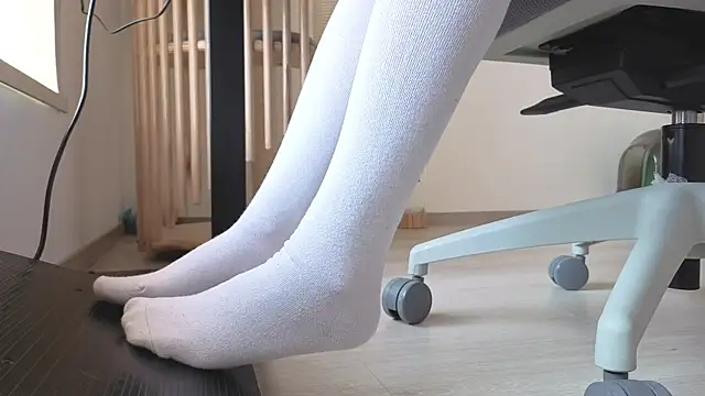 Feetbeth Adlı Modelin Canlı XXX Sohbeti