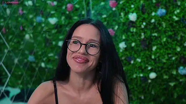 Baby_nico Adlı Modelin Canlı XXX Sohbeti