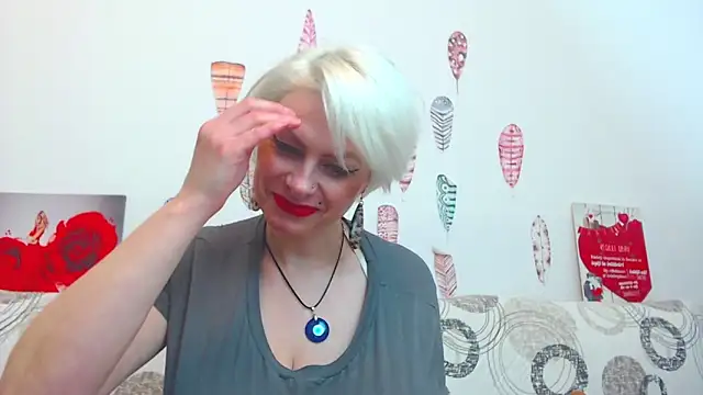 Playful_Goldie_WOW__ Show in webcam