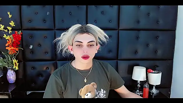 Daniela_Pink_ Live XXX-chat