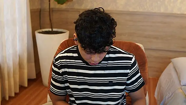 Chatroom XXX en direct de Ethan_occonor