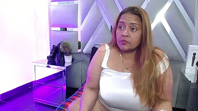 Show de webcam de MonzerratBoyer