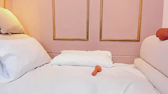 NahimiThompson Live XXX-chat