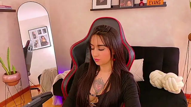 EmmyEvans1 élő XXX-chatje