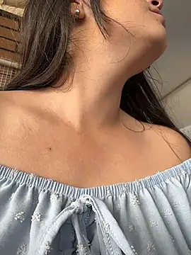 Antonella_Julieta – Naživo XXX chat