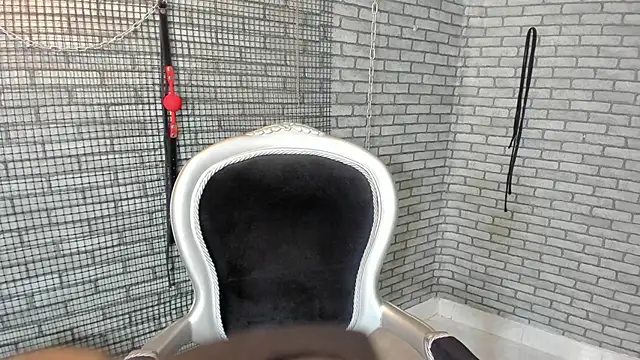 Briana_24 live XXX chat