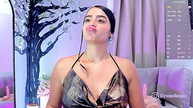 Eyes_Duque élő XXX-chatje