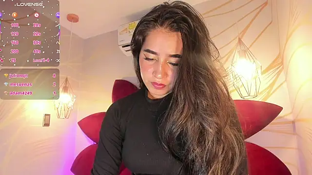 StaarhotのライブXXXチャット