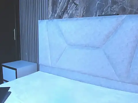 DarkSedux: διαδικτυακό σόου στην κάμερα