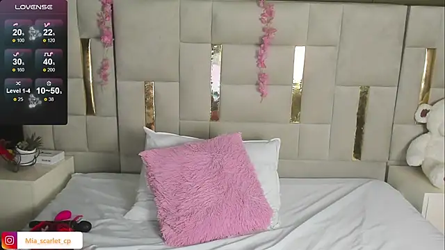 Mia_scarlet69: онлайн-секс-чат