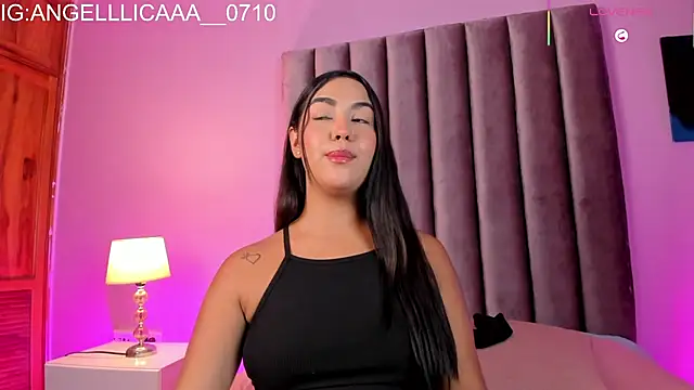 Little_Angelica18のライブXXXチャット