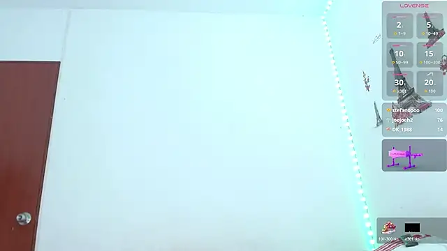 Emelyross_ live XXX chat