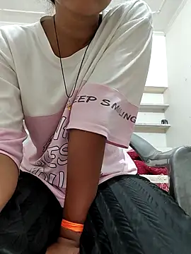 Isha_kumari_69のライブXXXチャット