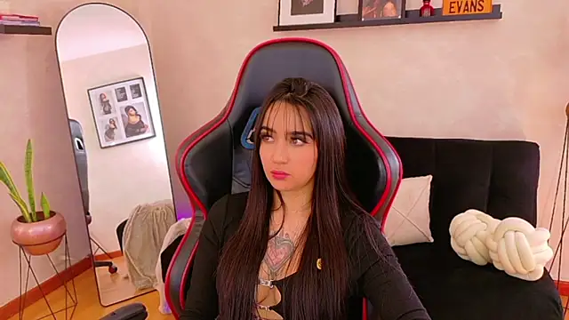 XXX chat uživo modela EmmyEvans1