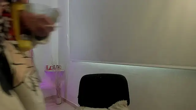 Show de loverisu-coral na webcam