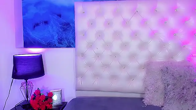 Chat +18 de Keira_Fox31 ao vivo