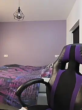 MiaRides19's Live XXX Chat