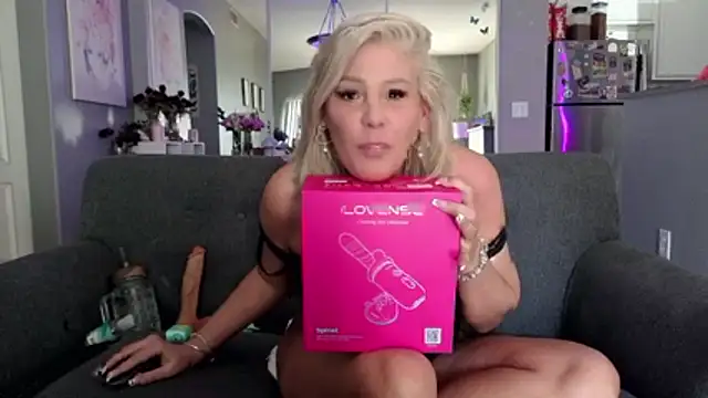 Lexi_Shocker élő XXX-chatje