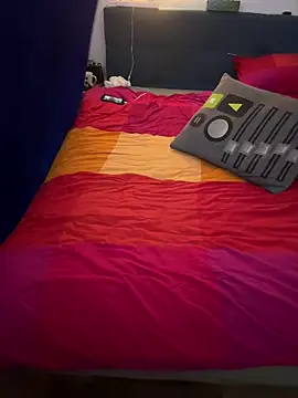 Jaropol: διαδικτυακό σόου στην κάμερα