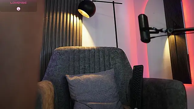 Show modela TaylerCross_ na web-kameri