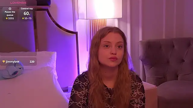 MollyHilton Chat XXX in diretta