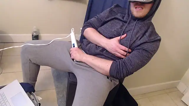 Show modela DaddyRyan1996 na web-kameri