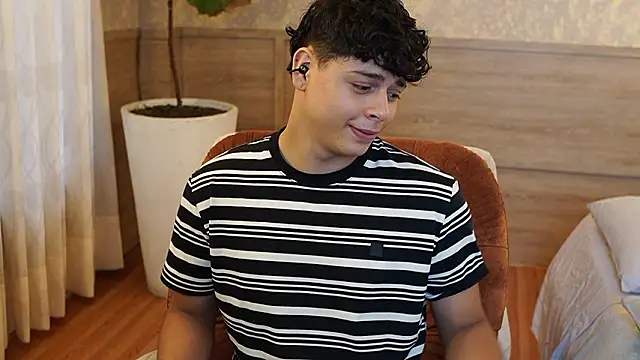 Chat XXX en directo de Ethan_occonor