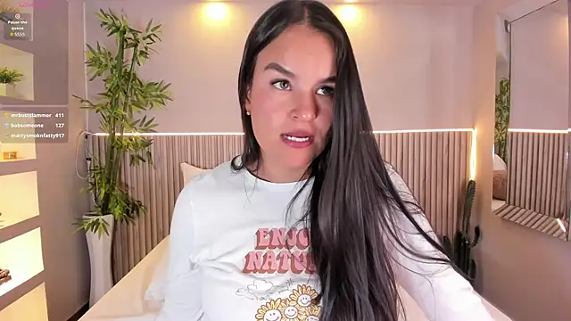 LucieMillerr 即時 XXX 聊天