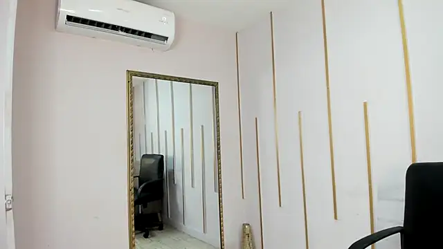 NayariskayaのライブXXXチャット