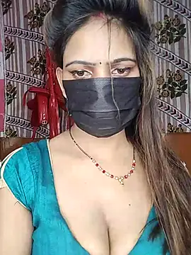 CUTI-NAINA Adlı Modelin Canlı XXX Sohbeti