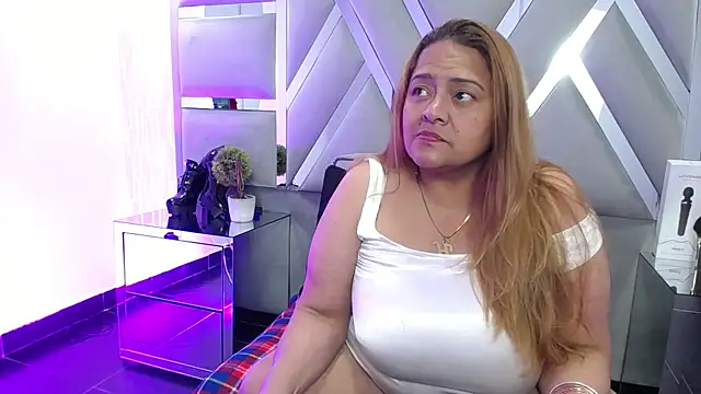 Czat XXX na żywo – MonzerratBoyer