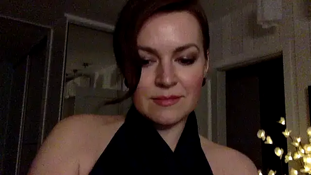 IvoryneのライブXXXチャット