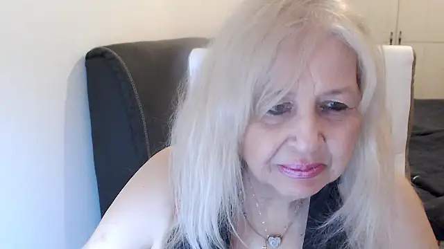 SusiLifeXXX Show in webcam