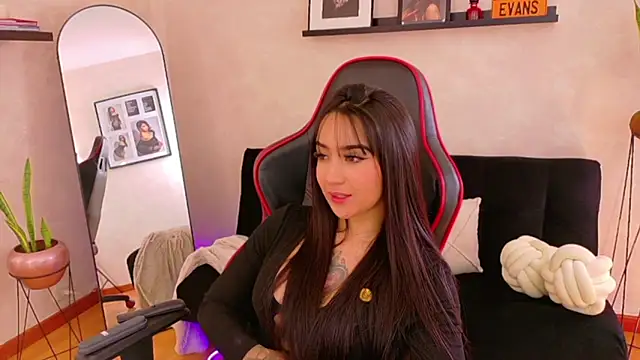 EmmyEvans1 Chat XXX live