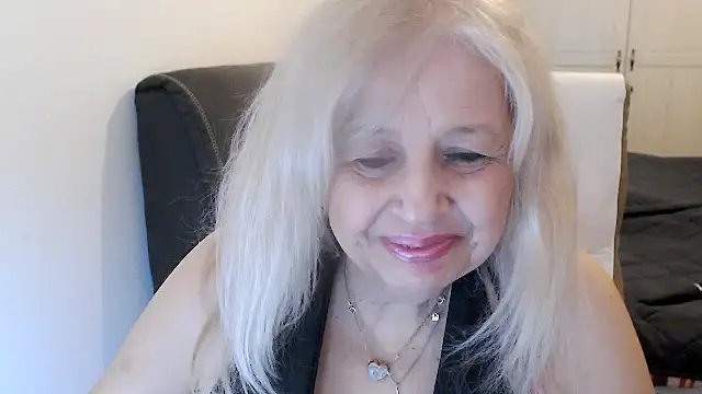 Show modela SusiLifeXXX na web-kameri