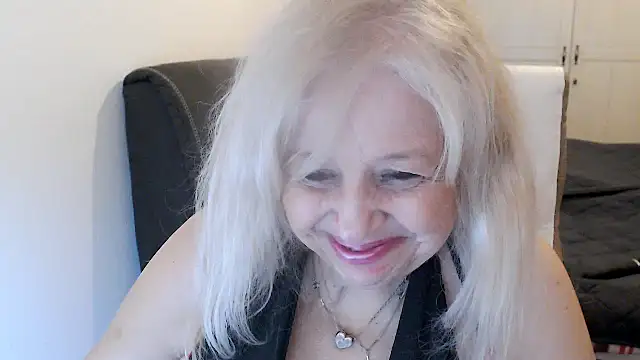 SusiLifeXXX élő XXX-chatje