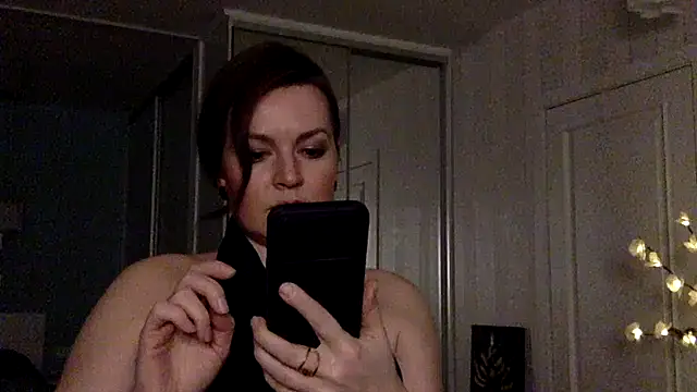 Ivoryne élő XXX-chatje