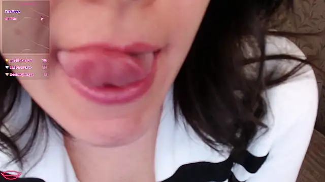 b1ushf1owerr Chat XXX in diretta