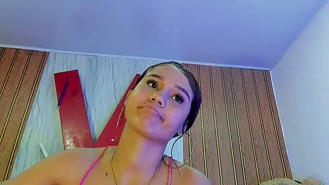 MarianaManzur Adlı Modelin Canlı XXX Sohbeti