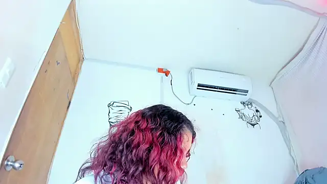 Emily_Coper18: онлайн-секс-чат