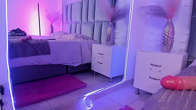 Chatroom XXX en direct de HollyPeach