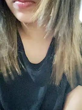 Tanha18 লাইভ XXX চ্যাট