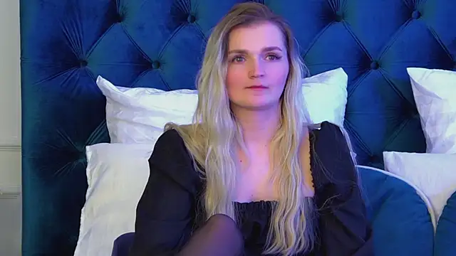 Онлайн чат XXX AnnyRaii